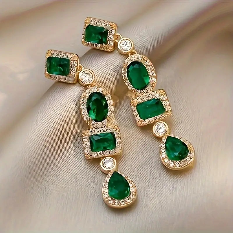 Coraline Esmarisse Dangle Earrings | Gold