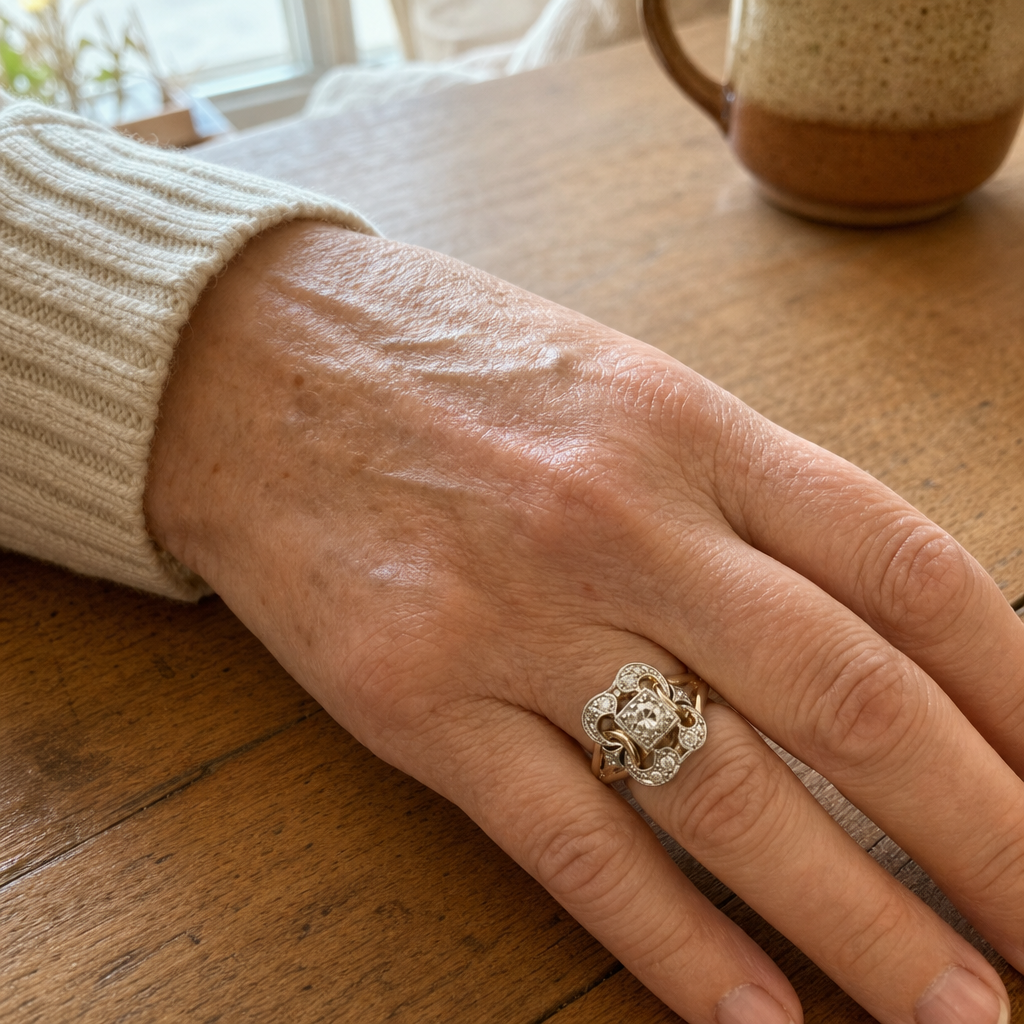 Vintage Zirconia Gold Ring